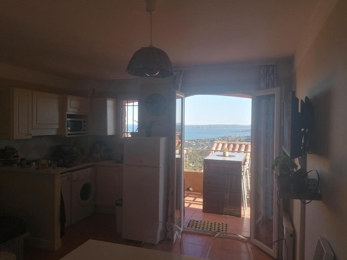 Tres Bel Appartement T3 Avec Splendide Vue Mer Ле Исамбр Екстериор снимка