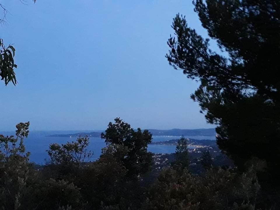 Tres Bel Appartement T3 Avec Splendide Vue Mer Ле Исамбр Екстериор снимка