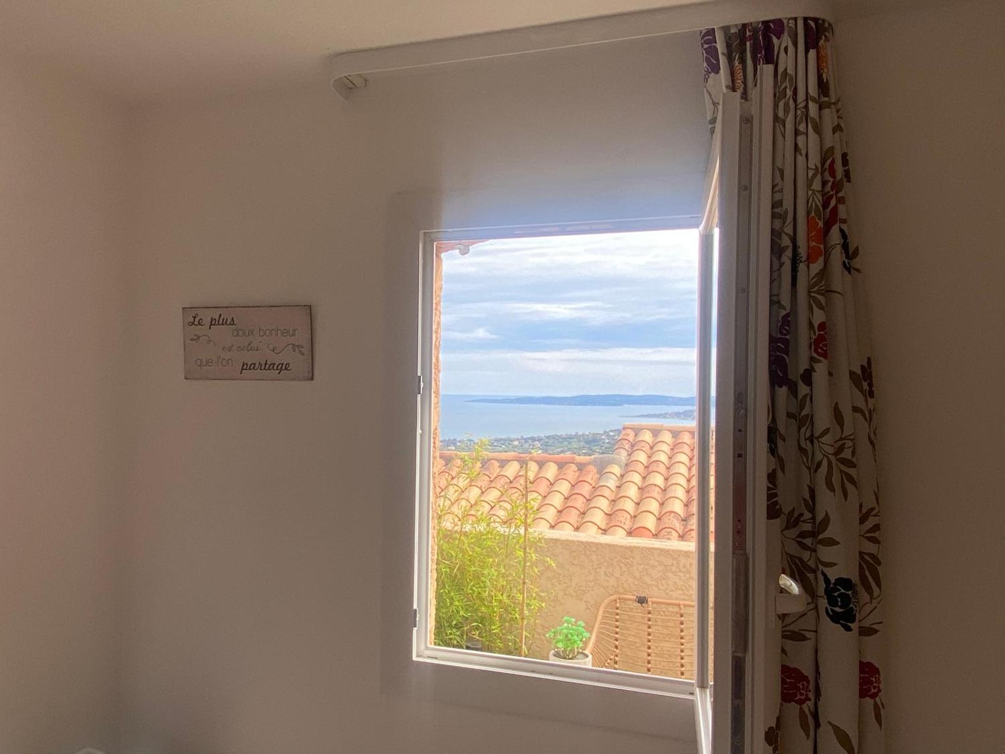 Tres Bel Appartement T3 Avec Splendide Vue Mer Ле Исамбр Екстериор снимка