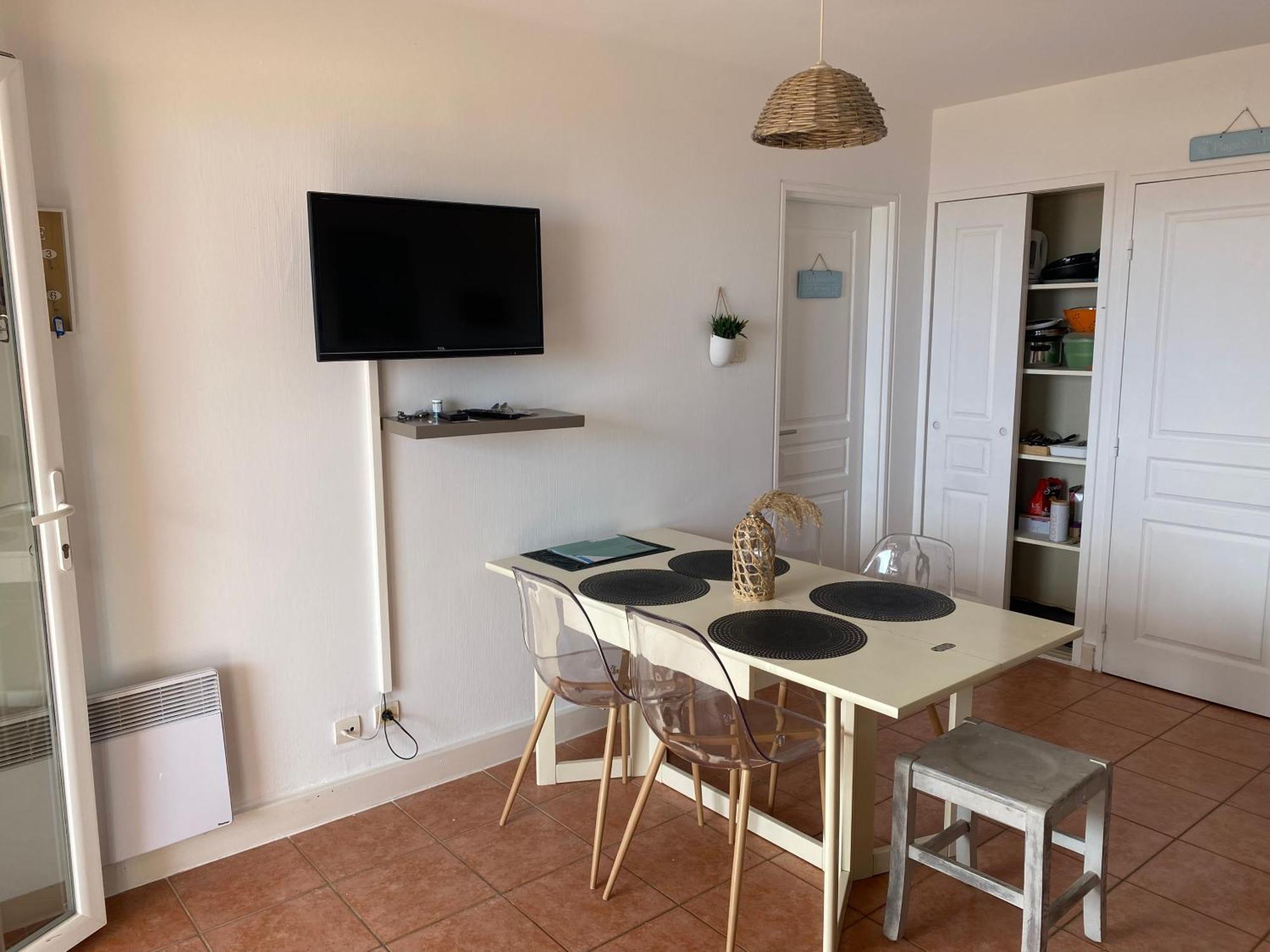 Tres Bel Appartement T3 Avec Splendide Vue Mer Ле Исамбр Екстериор снимка